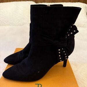 Unisa Black Heeled Boots with Studded Bow